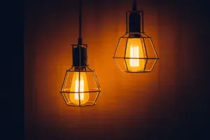 Por qué se va la luz en mi casa a cada rato