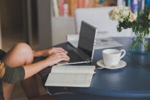 Impacto del teletrabajo en el consumo eléctrico: Claves para el ahorro